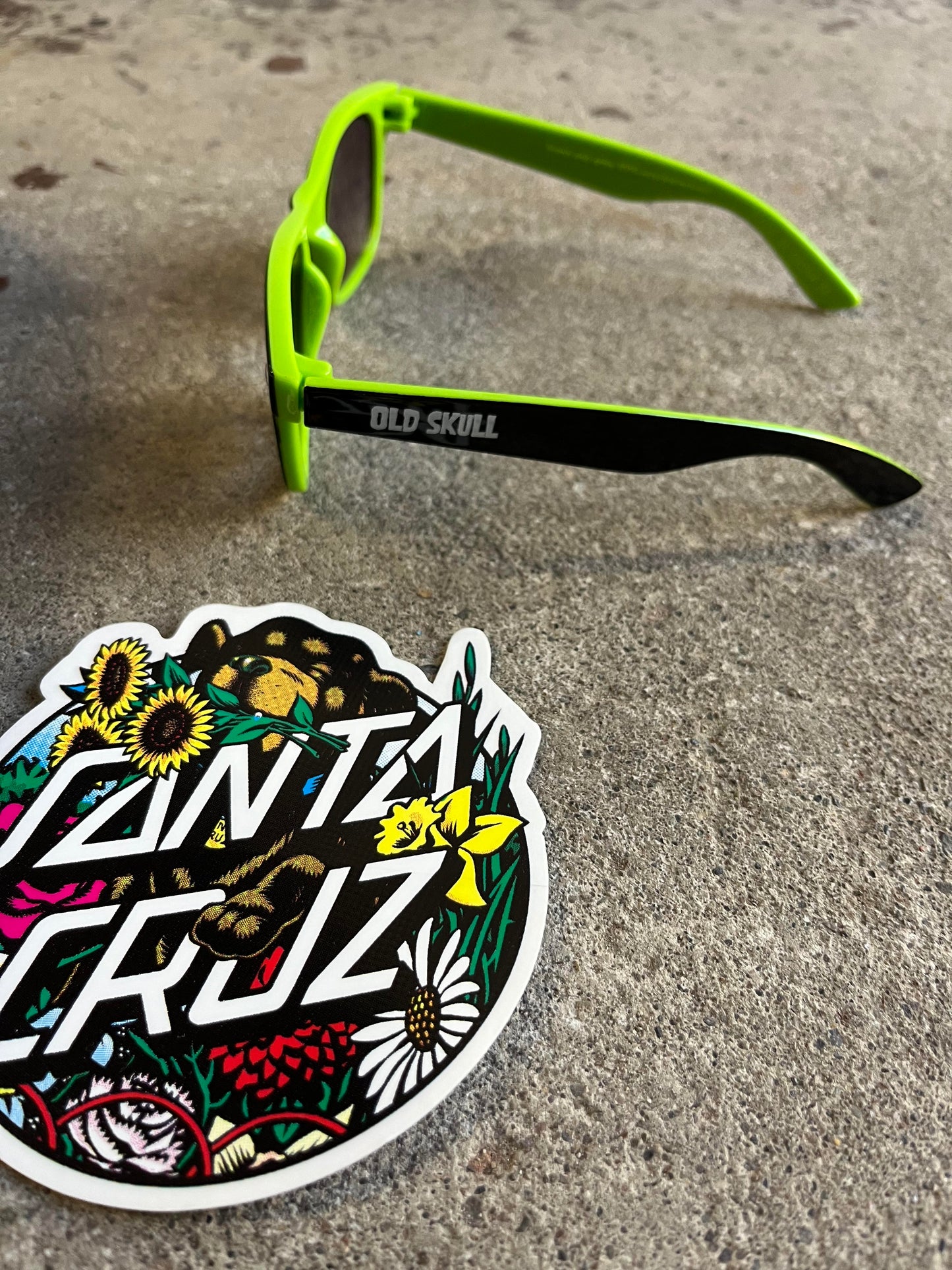 GIFT PACK! Santa Cruz Old School Meek OG Slasher Reissue Deck (White)